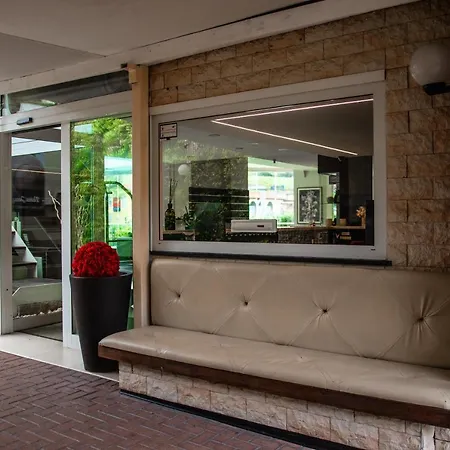 Poggio Hotel 4*