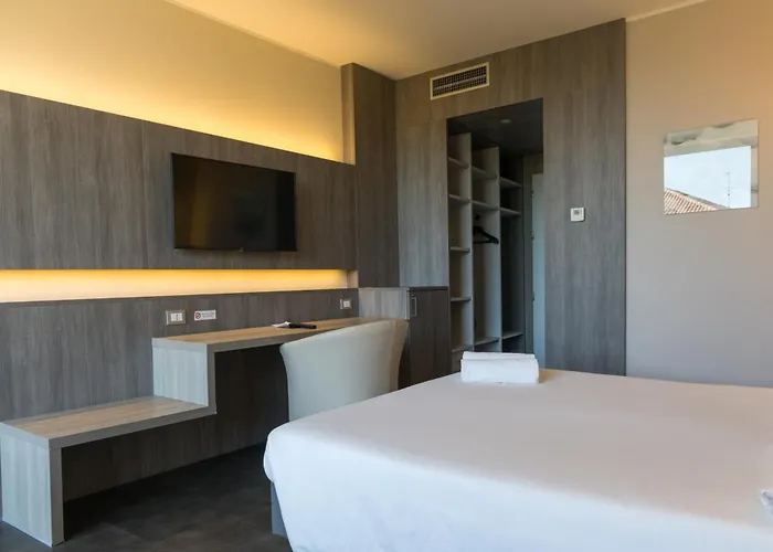 ホテル Poggio アレンツァーノ